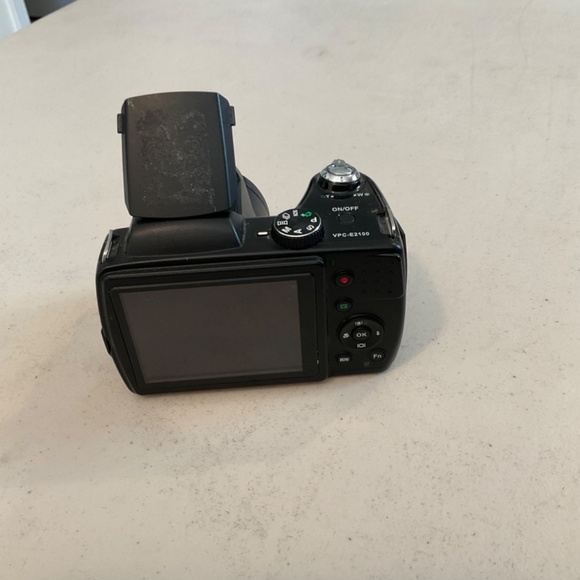 Sanyo VPC-E2100 Digital Camera For Parts Only - Picture 11 of 15